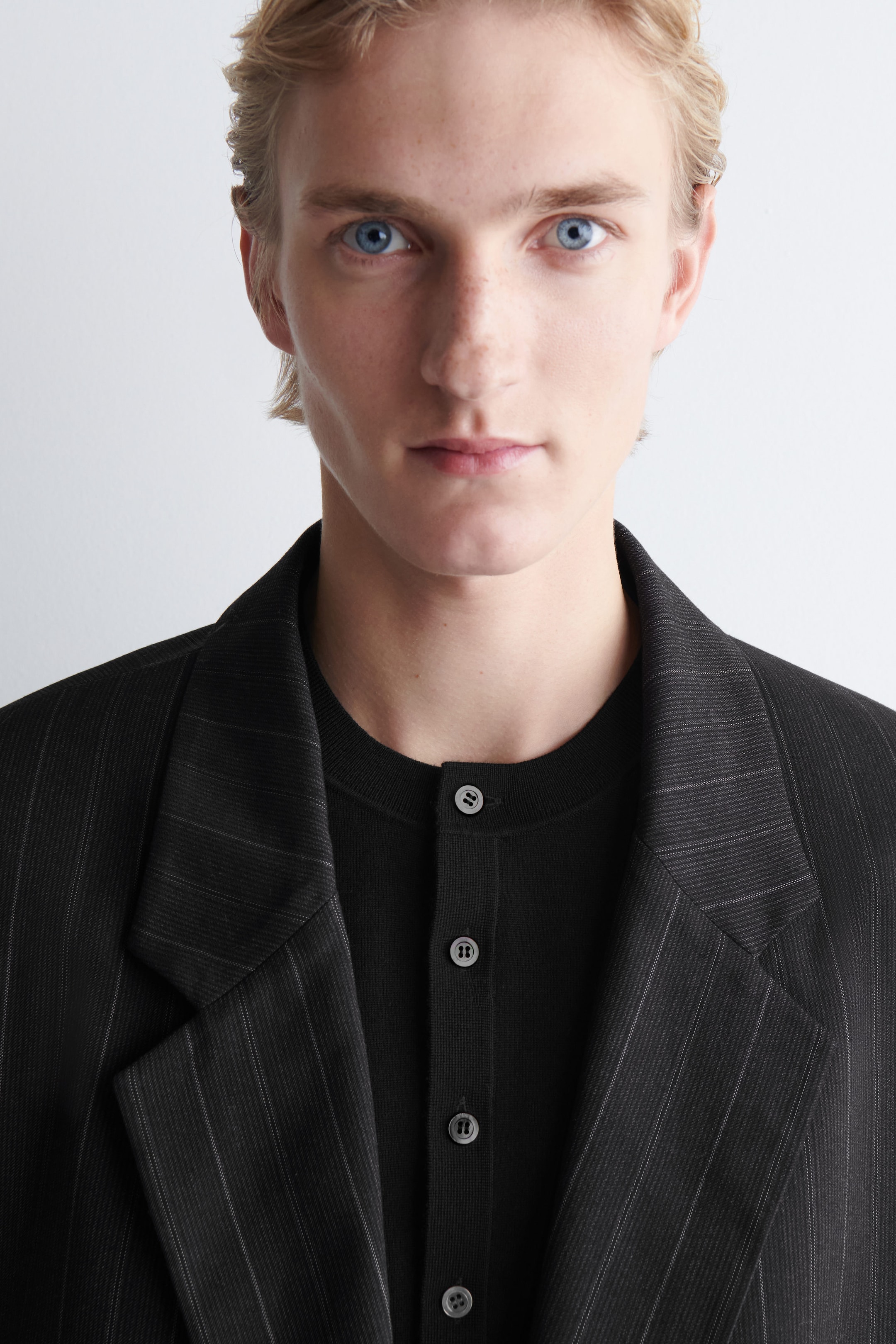 Pleated Linen Trousers